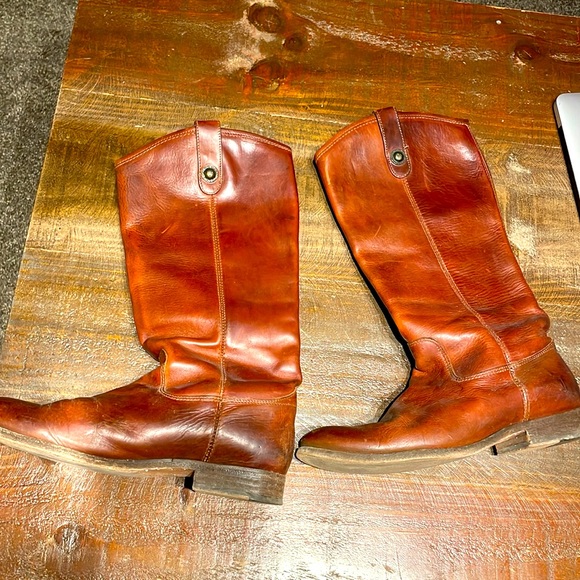 Frye woman’s boots size 10 - Picture 2 of 6